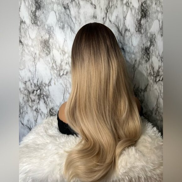 22 Inch Brown Roots Light Blonde Medium Balayage Wig with bangs Natural Look - Picture 4 of 8